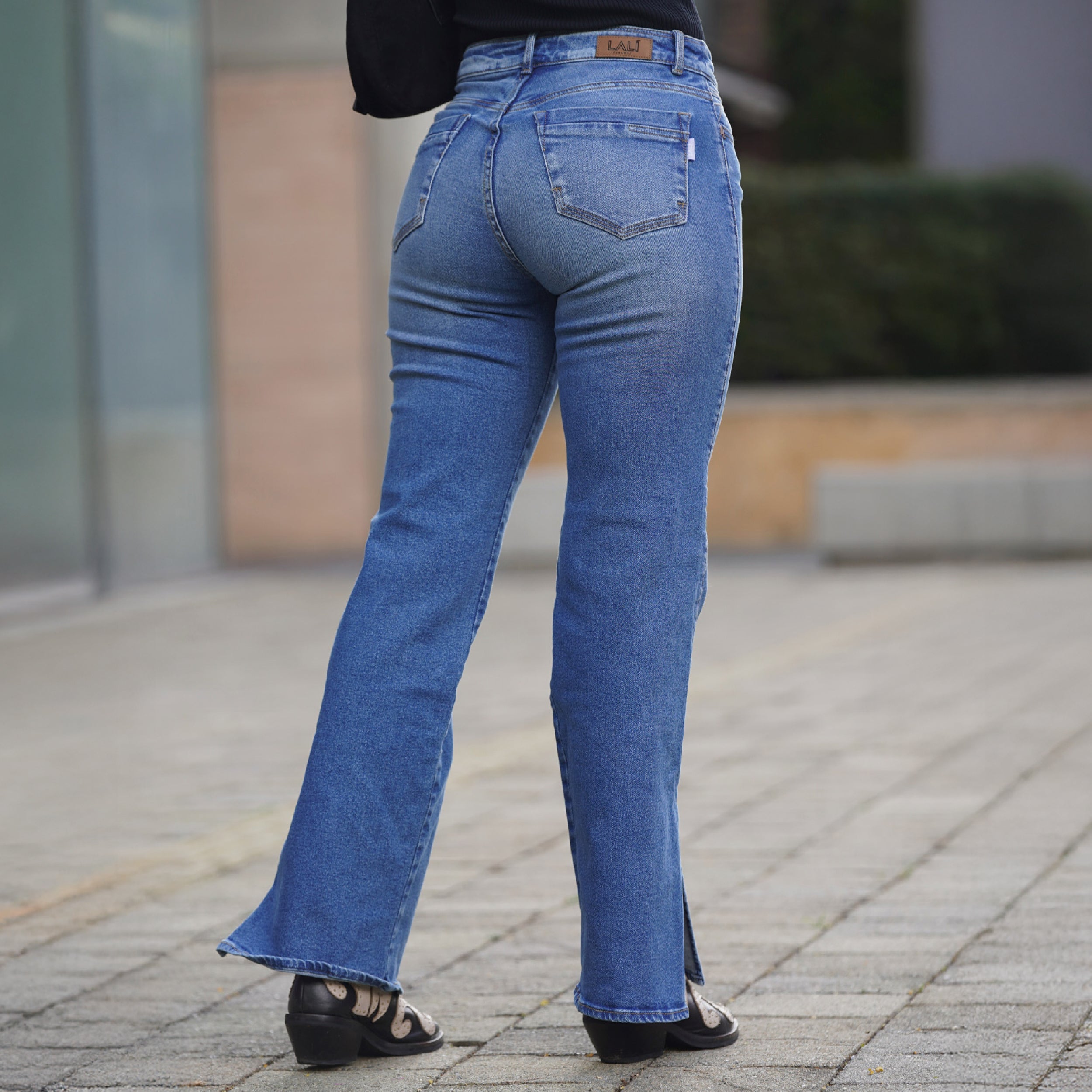 pant con abertura en bota