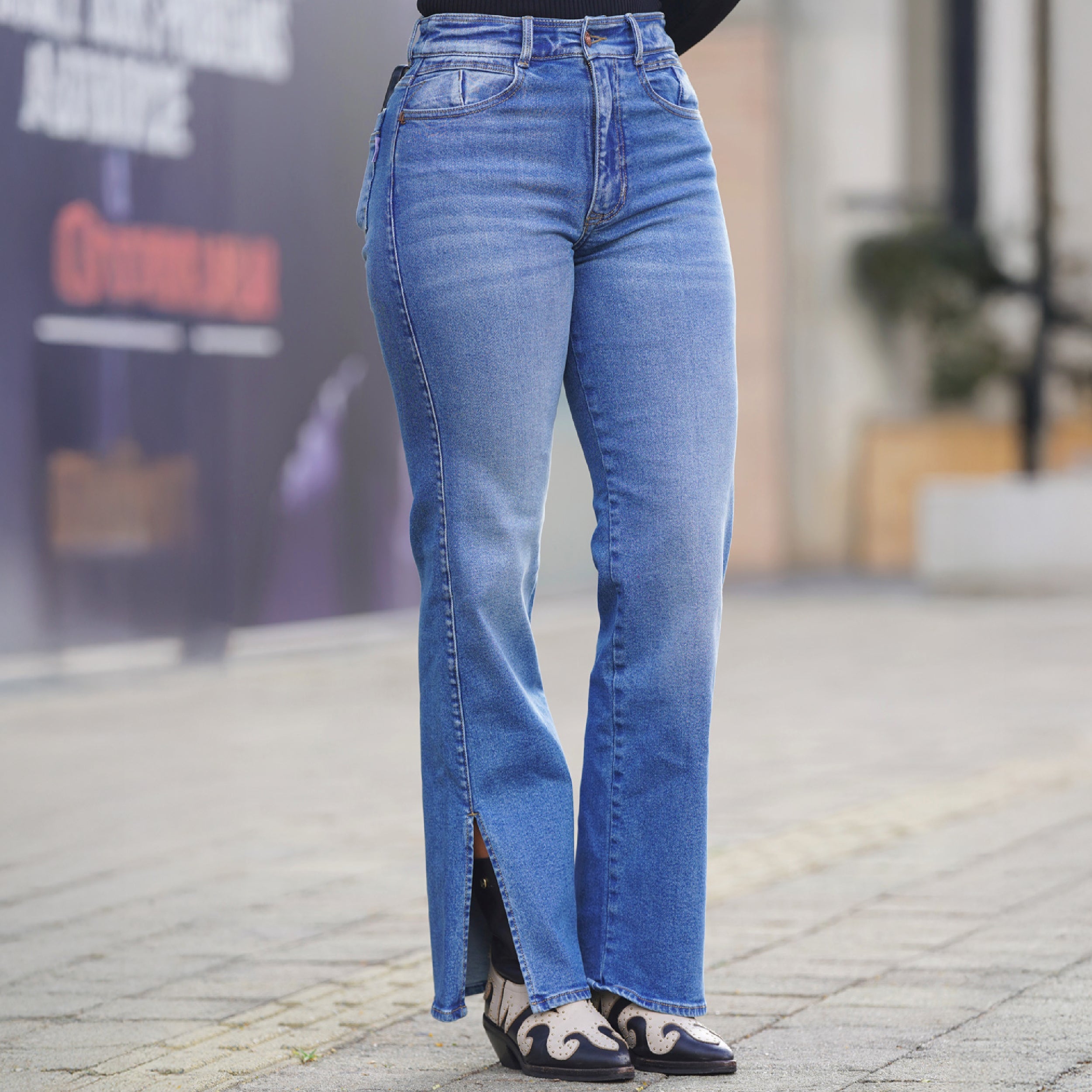 pant con abertura en bota